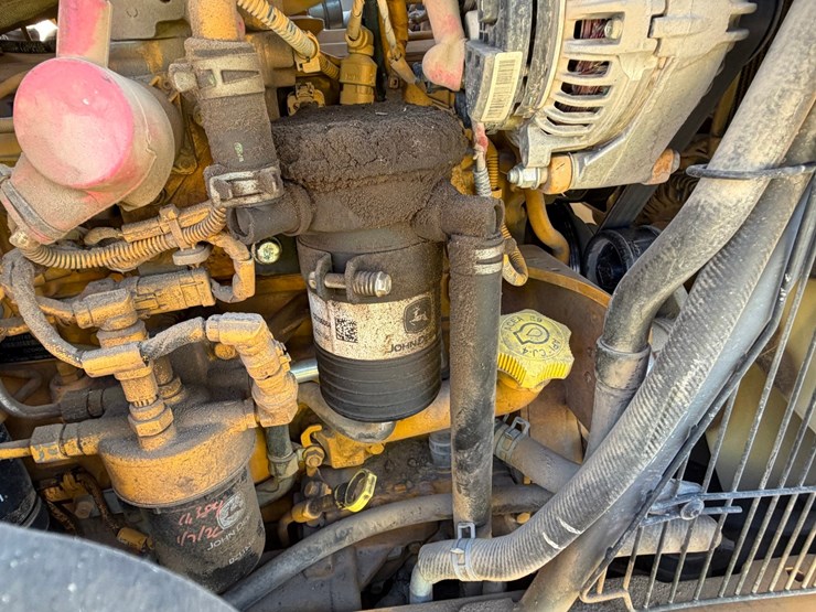 2017-deere-410l-image-58