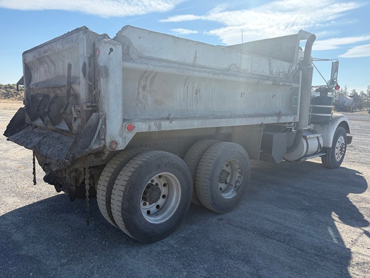 #2532-•-kenworth-w928-tandem-axle-dump-truck-image-7