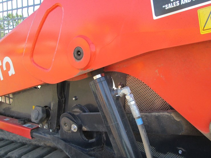 kubota-svl65-image-6