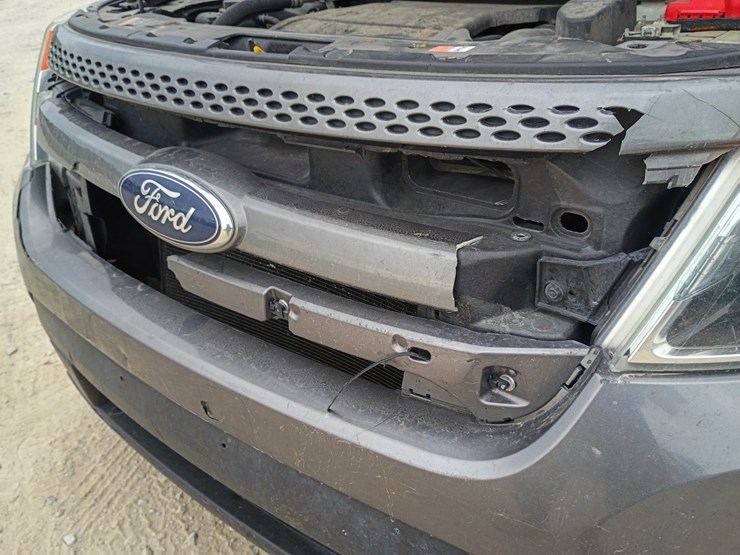 2013-ford-explorer-image-90