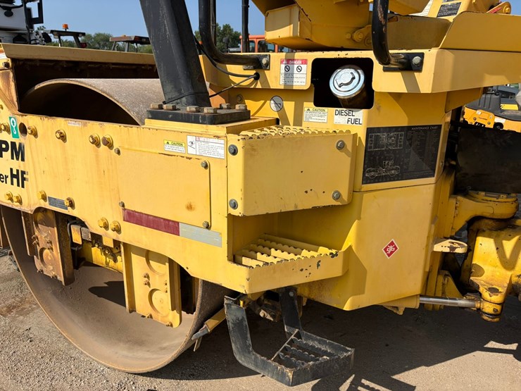 #2410-•-2015-sakia-sw880-double-drum-smooth-roller-compactor-image-16