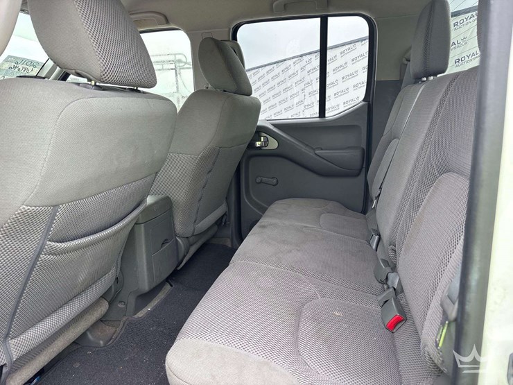 2016-nissan-frontier-image-17