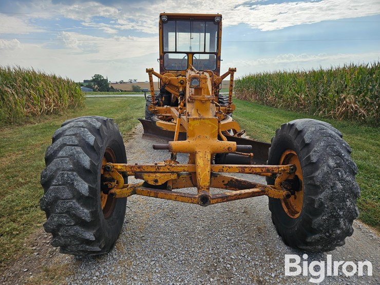 1971-caterpillar-120-image-2
