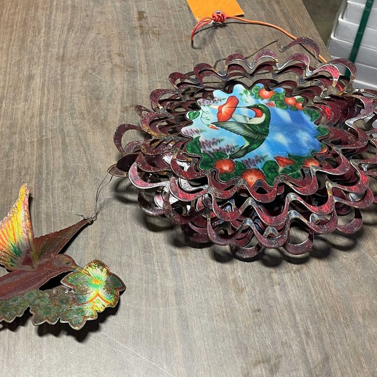 #4072 • Kinetic Metal Hummingbird Wind Spinner (CW)