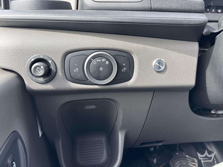 2020-ford-transit-image-17