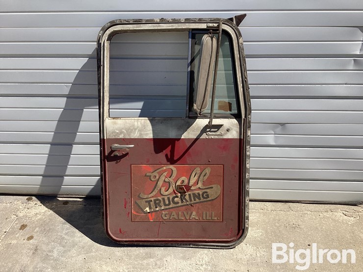 kenworth-pre-1972-top-handle-front-passenger-side-door-image-2