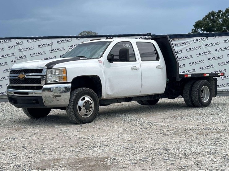 2012-chevrolet-silverado-3500-image-1
