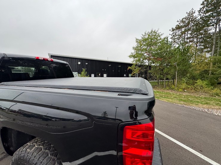 2015-chevrolet-silverado-1500-z71-image-16