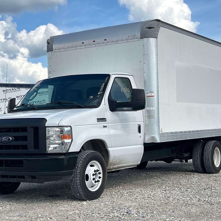 2019 FORD E350