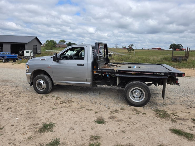 2024-dodge-3500-image-4