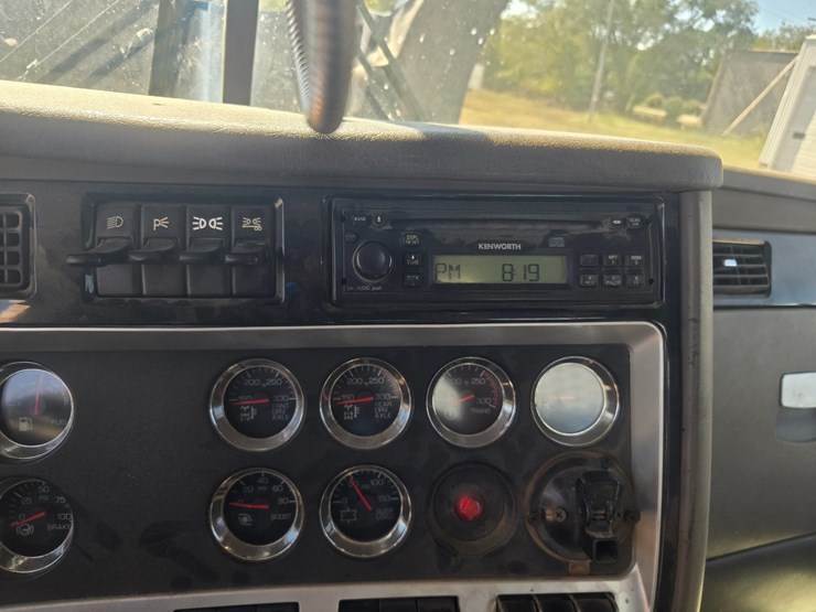 2008-kenworth-t800-image-56