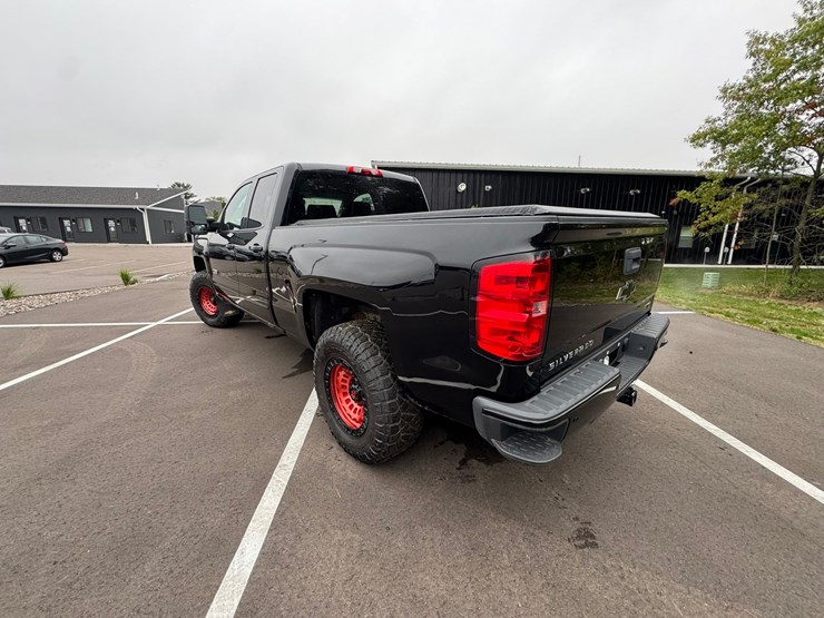 2015-chevrolet-silverado-1500-z71-image-3