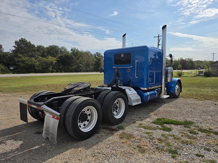 2006-peterbilt-379-image-13