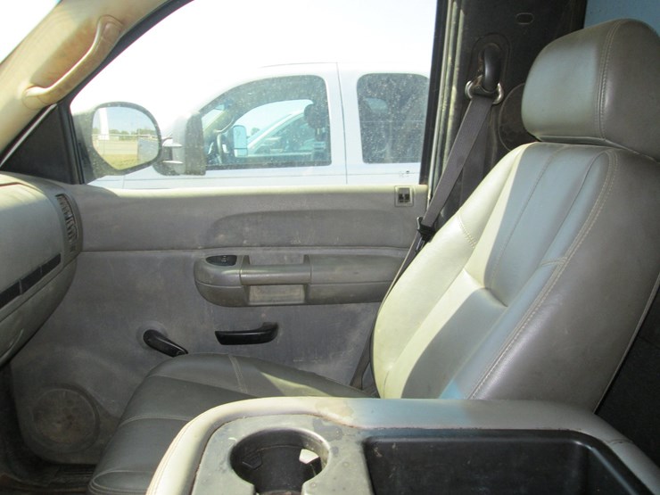 2009-gmc-2500hd-image-33