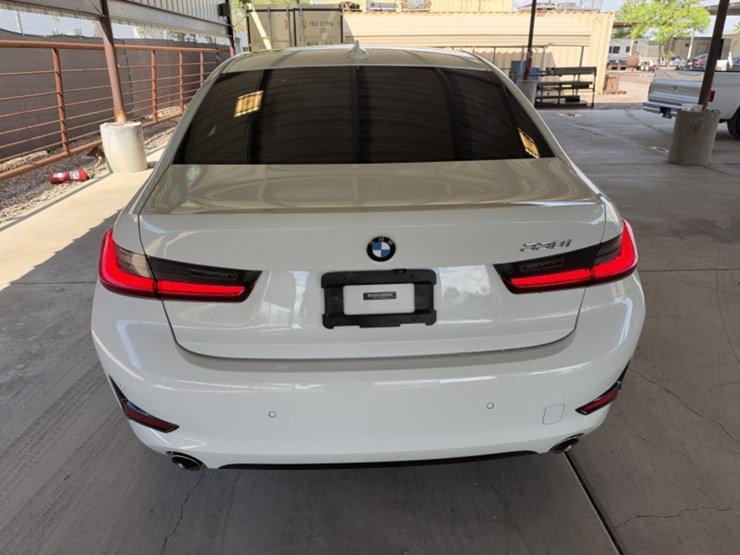 2021-bmw-330i-sdn-image-11