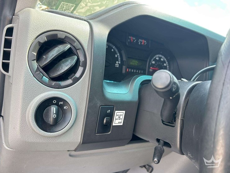 2019-ford-e350-image-17