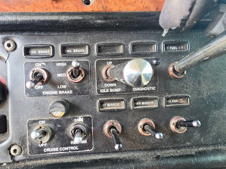 2006-peterbilt-379-image-54
