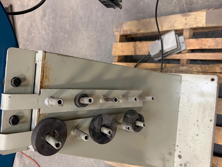 baileigh-br-18e-36-bead-roller-machine-image-13