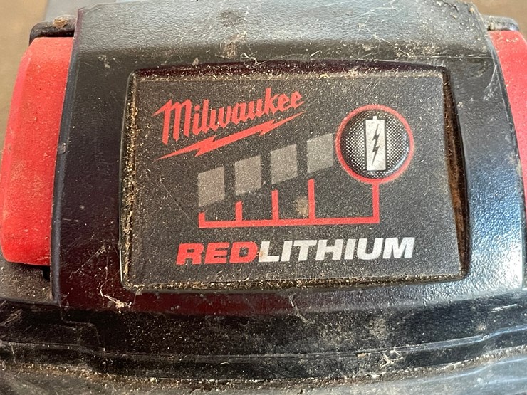 #5512-•-(3)-milwaukee-18v-batteries-and-charger-image-27