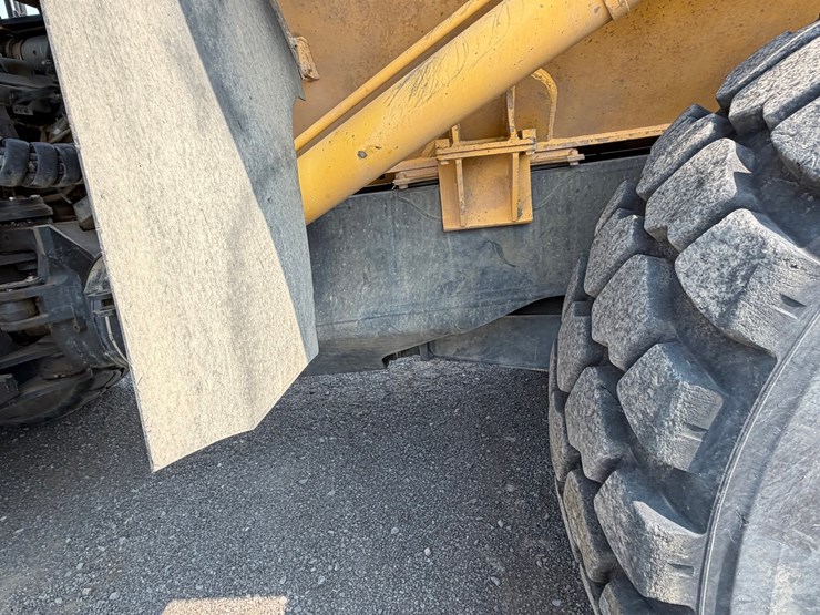 2016-komatsu-hm400-5-image-76