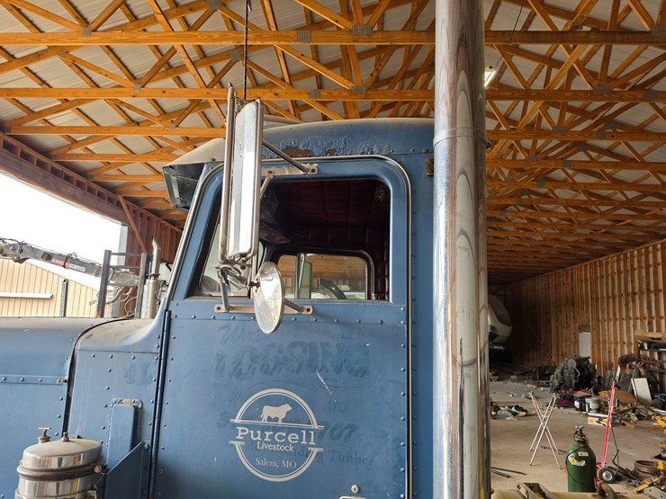 #25275-•-1980-peterbilt-359-day-cab-truck-image-45