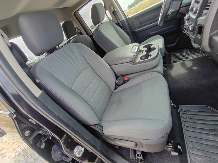 2018-dodge-1500-image-35