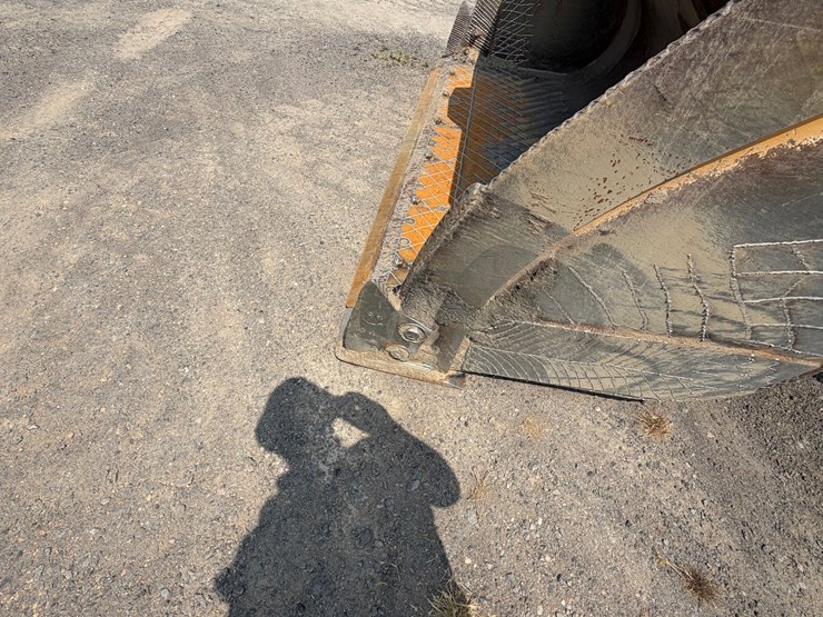 2019-deere-744k-image-12