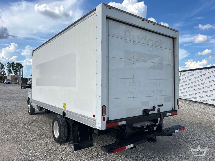 2019-ford-e350-image-4
