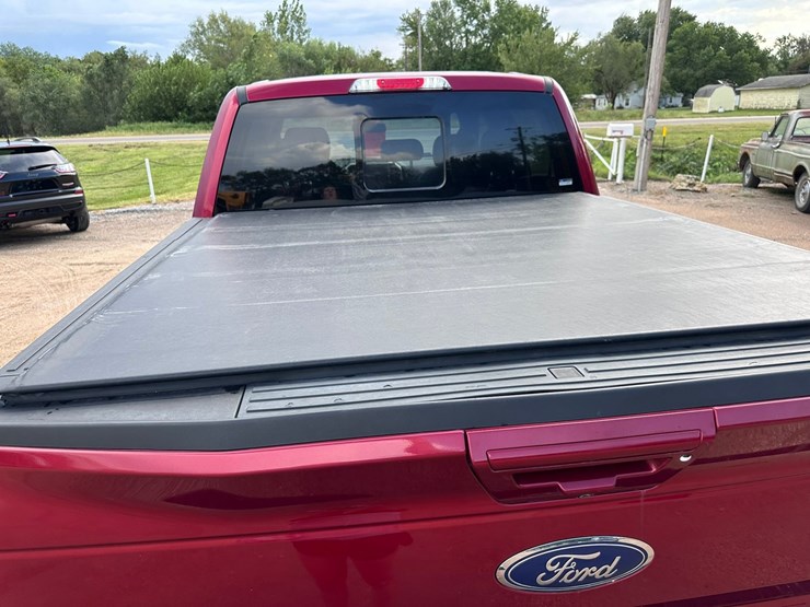 2019-ford-f150-lariat-image-32