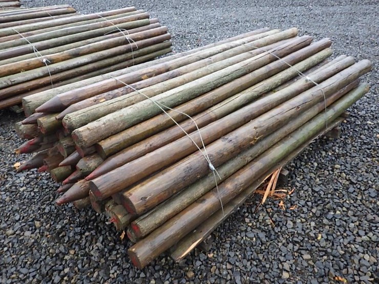round-wooden-fence-posts-8'l-image-3