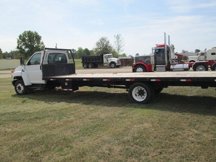 2005-gmc-topkick-c5500-image-4