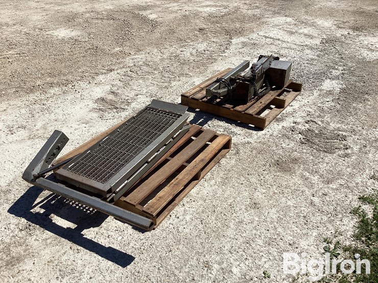 wheelchair-lift-image-7