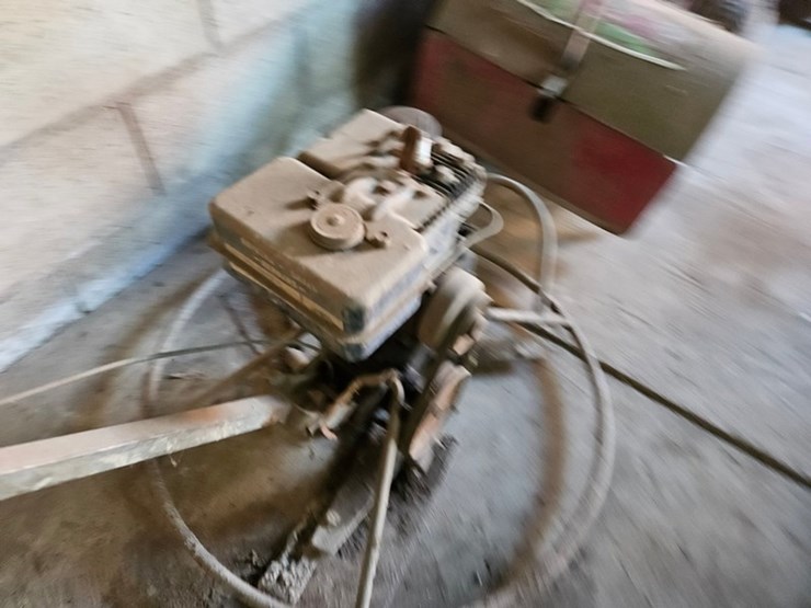 #8771-•-concrete-finisher-image-6