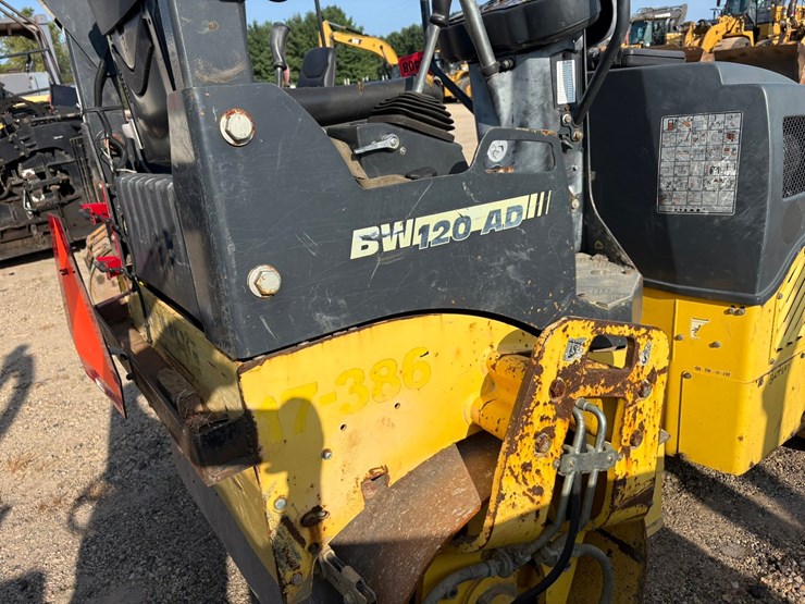 2013-bomag-bw120ad-4-image-13