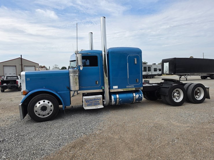 2005-peterbilt-379-image-6