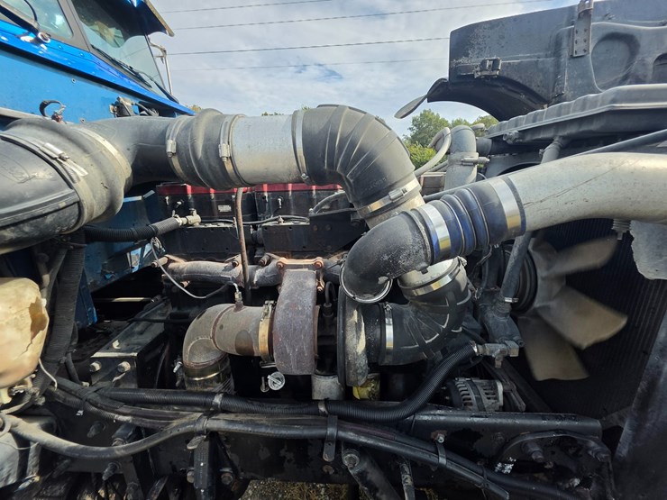 2006-peterbilt-379-image-36
