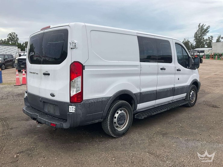 2017-ford-transit-image-3