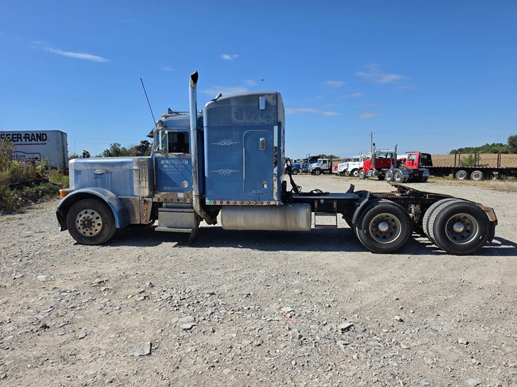 1997-peterbilt-379-image-7