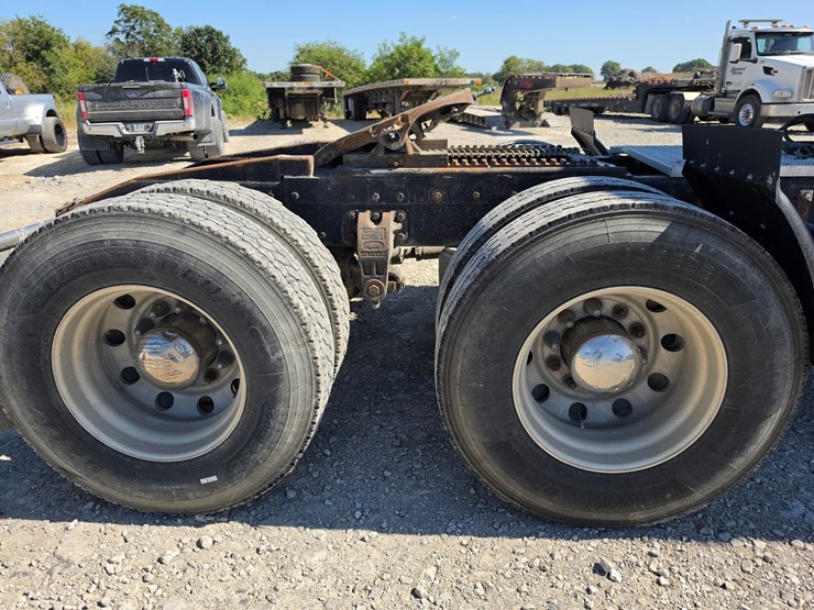 1997-peterbilt-379-image-120