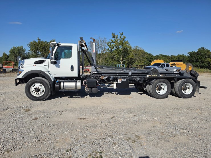 #25286-•-2021-international-hv607-truck-image-5