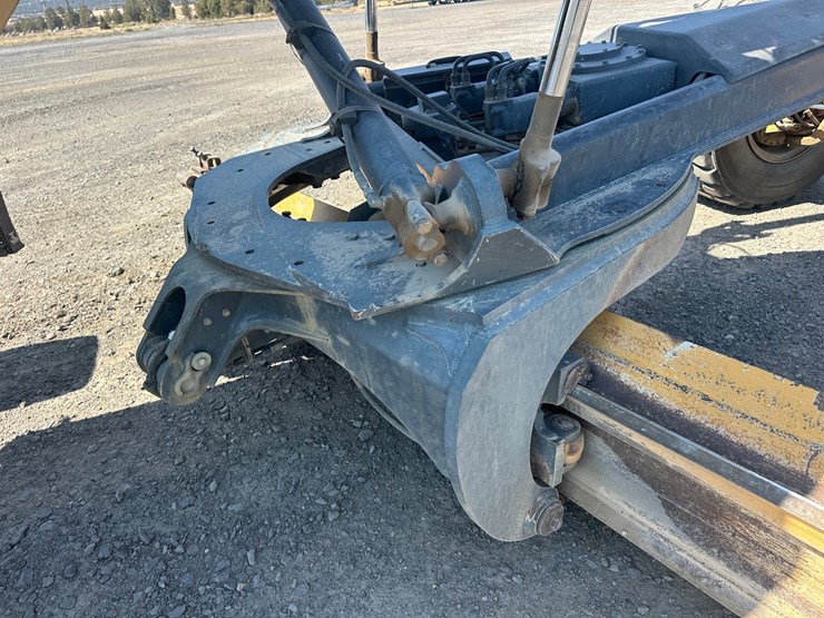 2013-deere-872gp-image-29