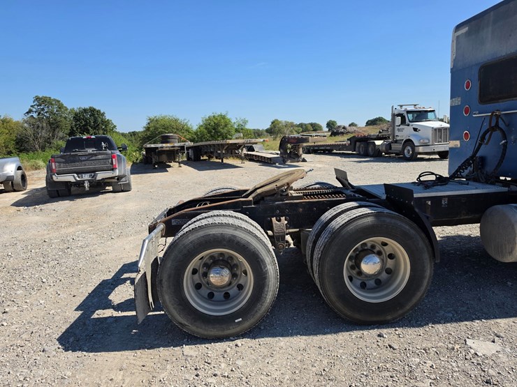 1997-peterbilt-379-image-91