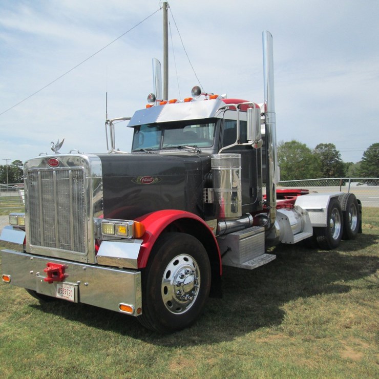 2006 PETERBILT 389