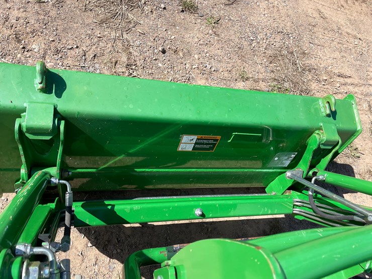 2025-john-deere-2025r-image-26