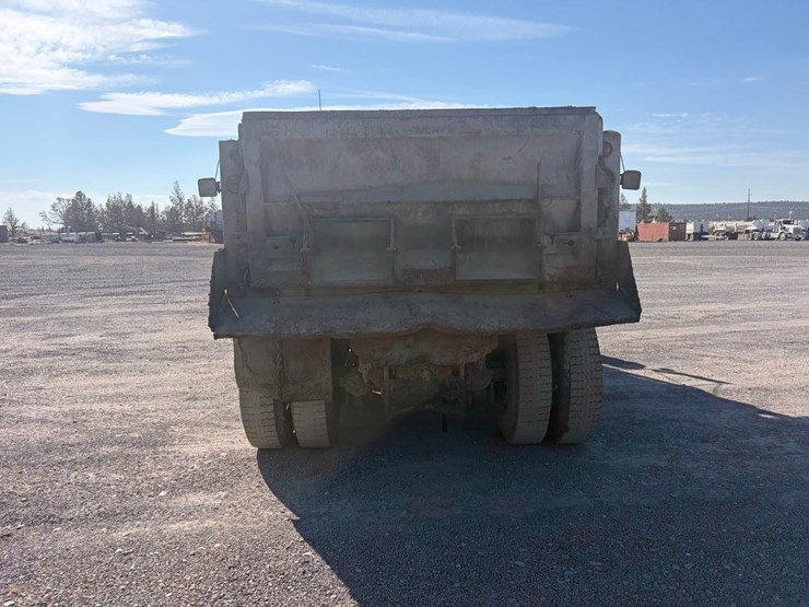 #2532-•-kenworth-w928-tandem-axle-dump-truck-image-6
