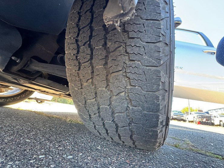 2017-chevrolet-suburban-image-51