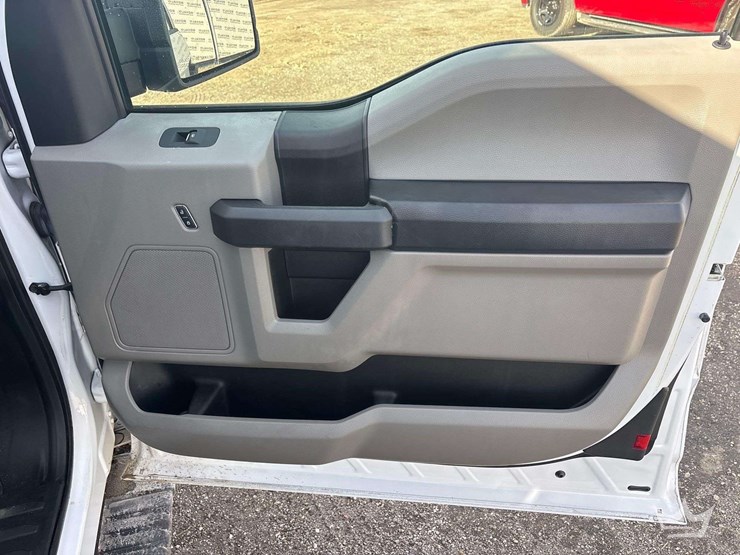 2016-ford-f150-image-24