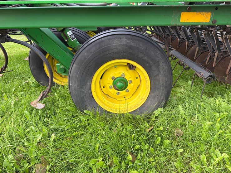 john-deere-777-image-18