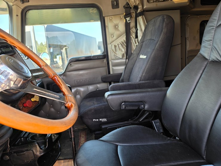 2003-kenworth-w900-image-63