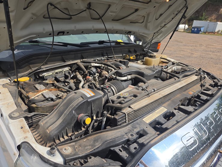2013-ford-f250-lariat-image-32
